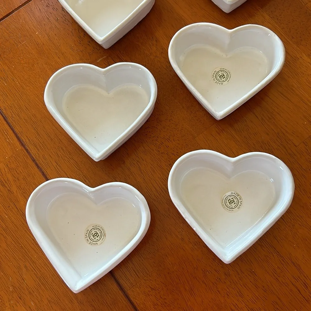 Williams Sonoma set of 6 Creme Brûlée ceramic hearts and heart shaped iron